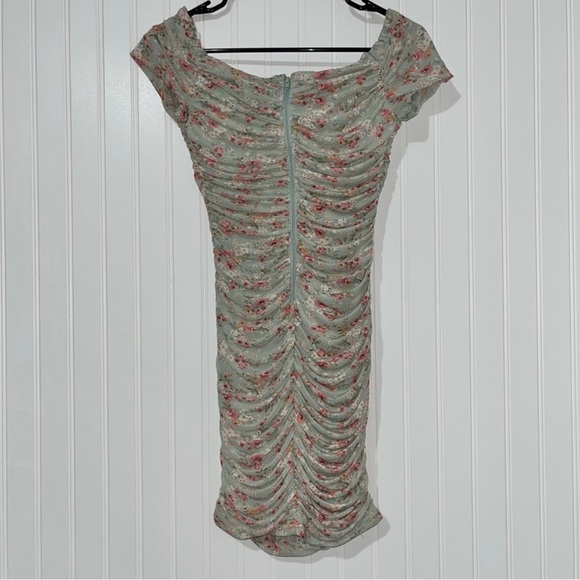 Windsor size medium green floral ruched dress - Picture 3 of 7